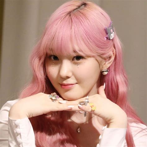 chaehyun kep1er pink hair